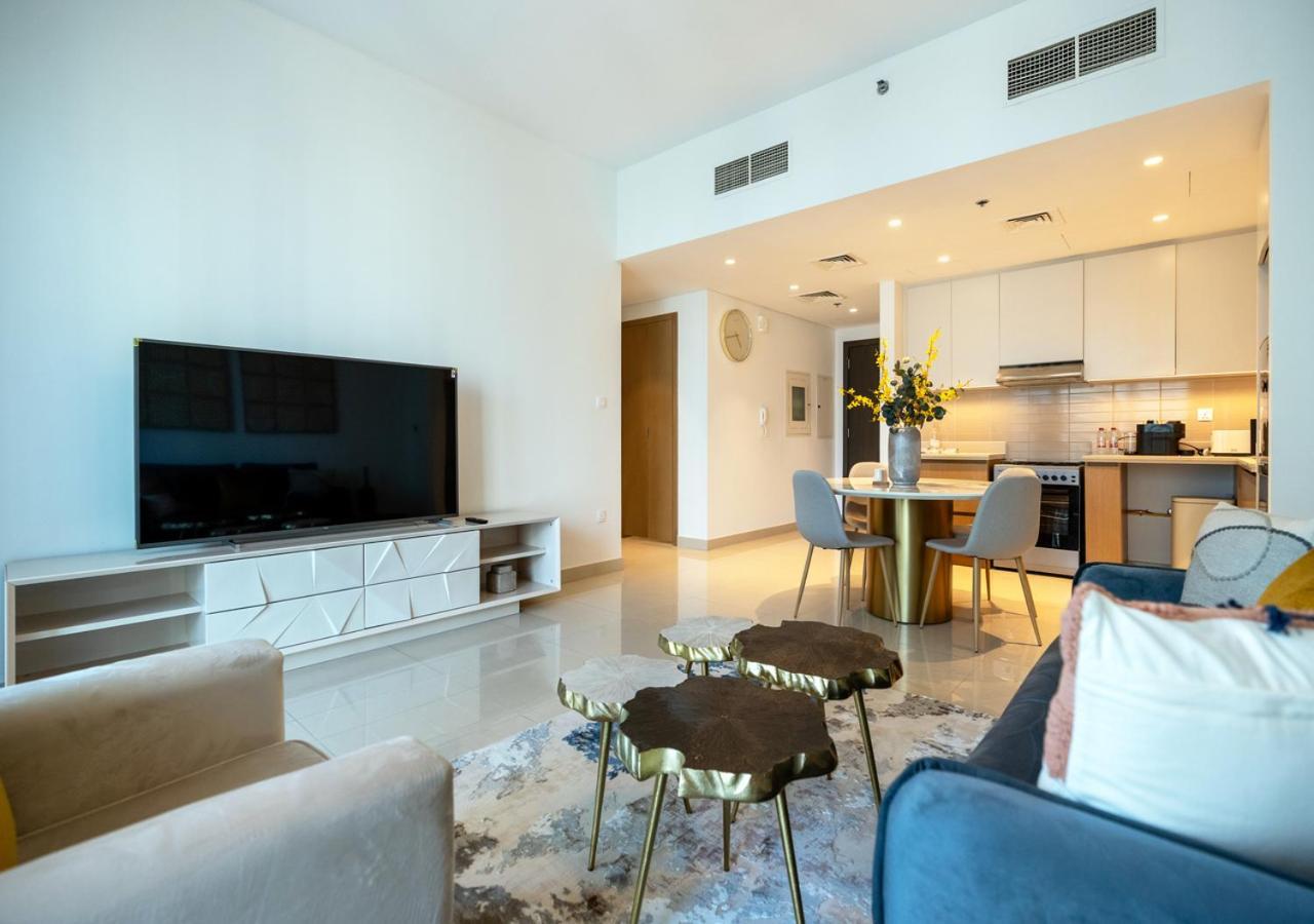 Apartment Savis Home- Vibrant Neighborhood With Creek View Dubai