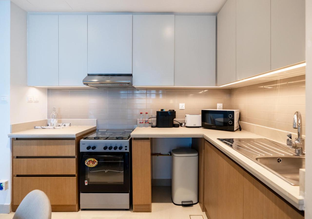 Savis Home- Vibrant Neighborhood With Creek View Apartment *