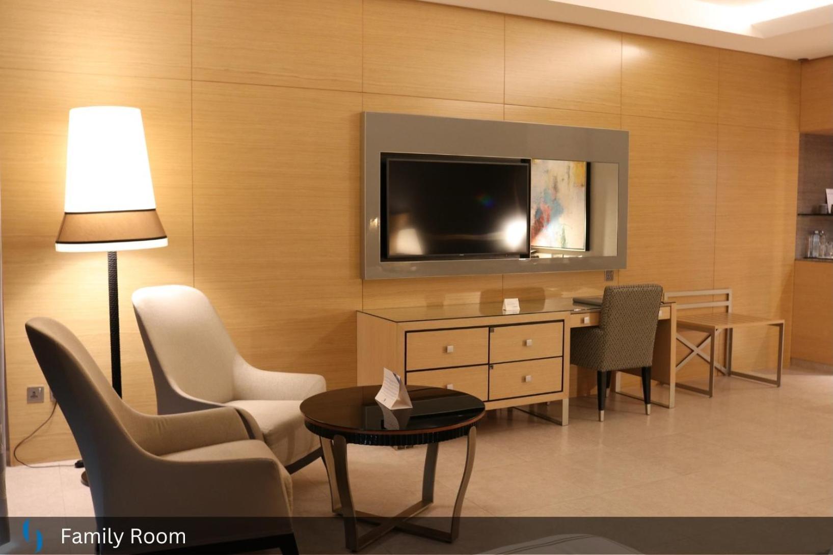 Grand Cosmopolitan Hotel