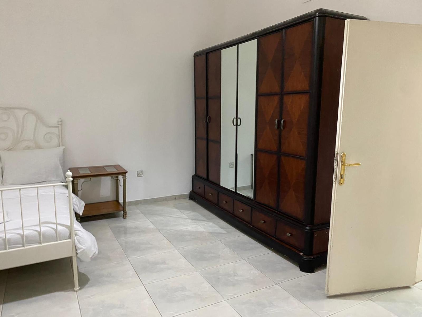 Comfortable Private In Compound Housing Guest house *