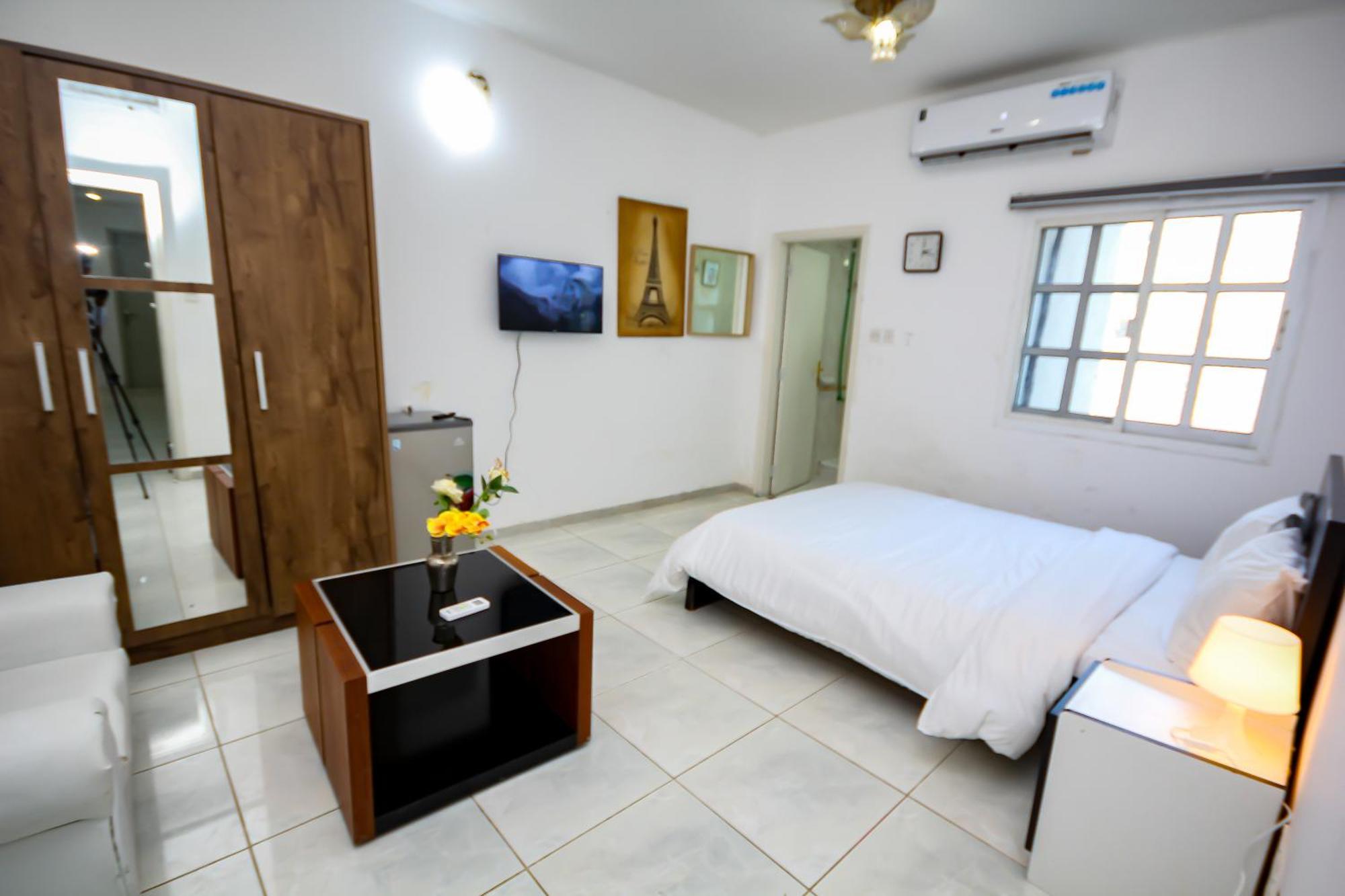 Guest house Comfortable Private In Compound Housing