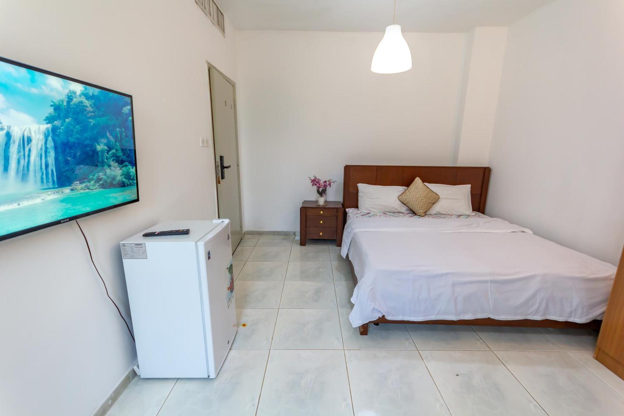 Comfortable Private In Compound Housing Guest house Dubai