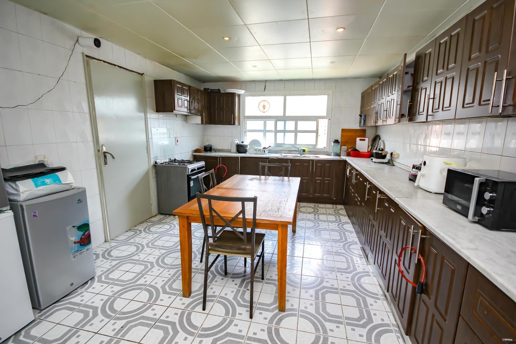 Guest house Comfortable Private In Compound Housing Dubai
