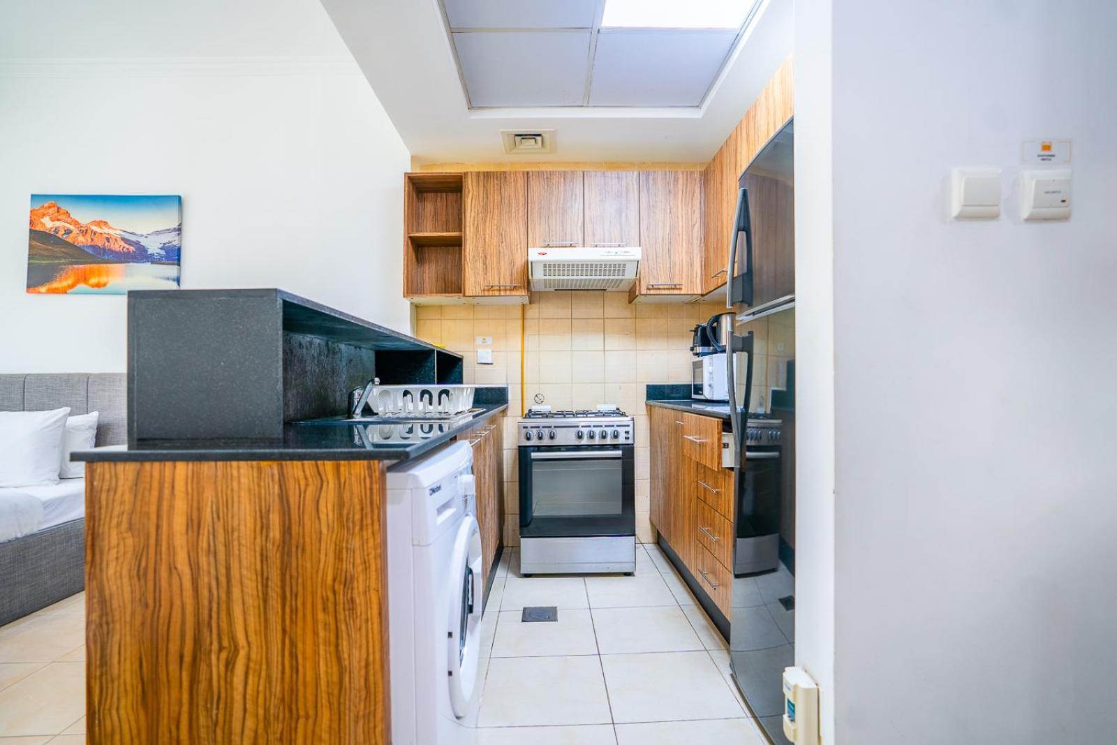 Rh- Chic & Sleek Apartment, Near Burj Khalifa * Dubai