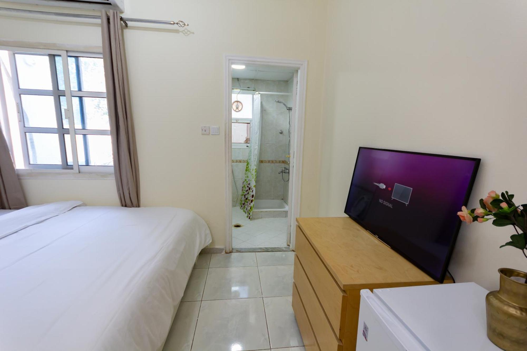 Relaxing Private In Compound Housing Near Burj Alarab 124 Homestay Dubai