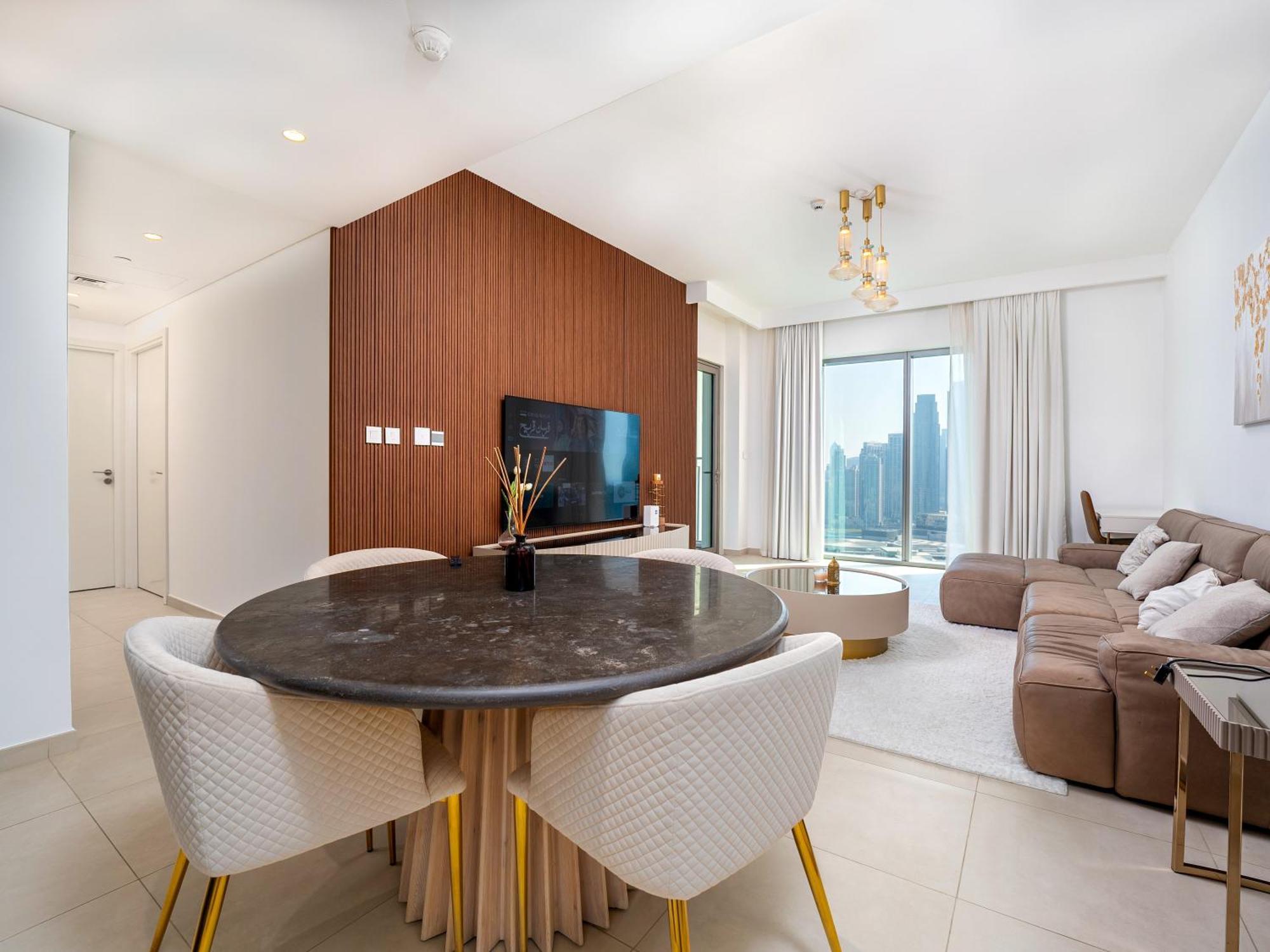 Apartment Luxury 2br Burj Khalifa Views 5min Walk Mall *