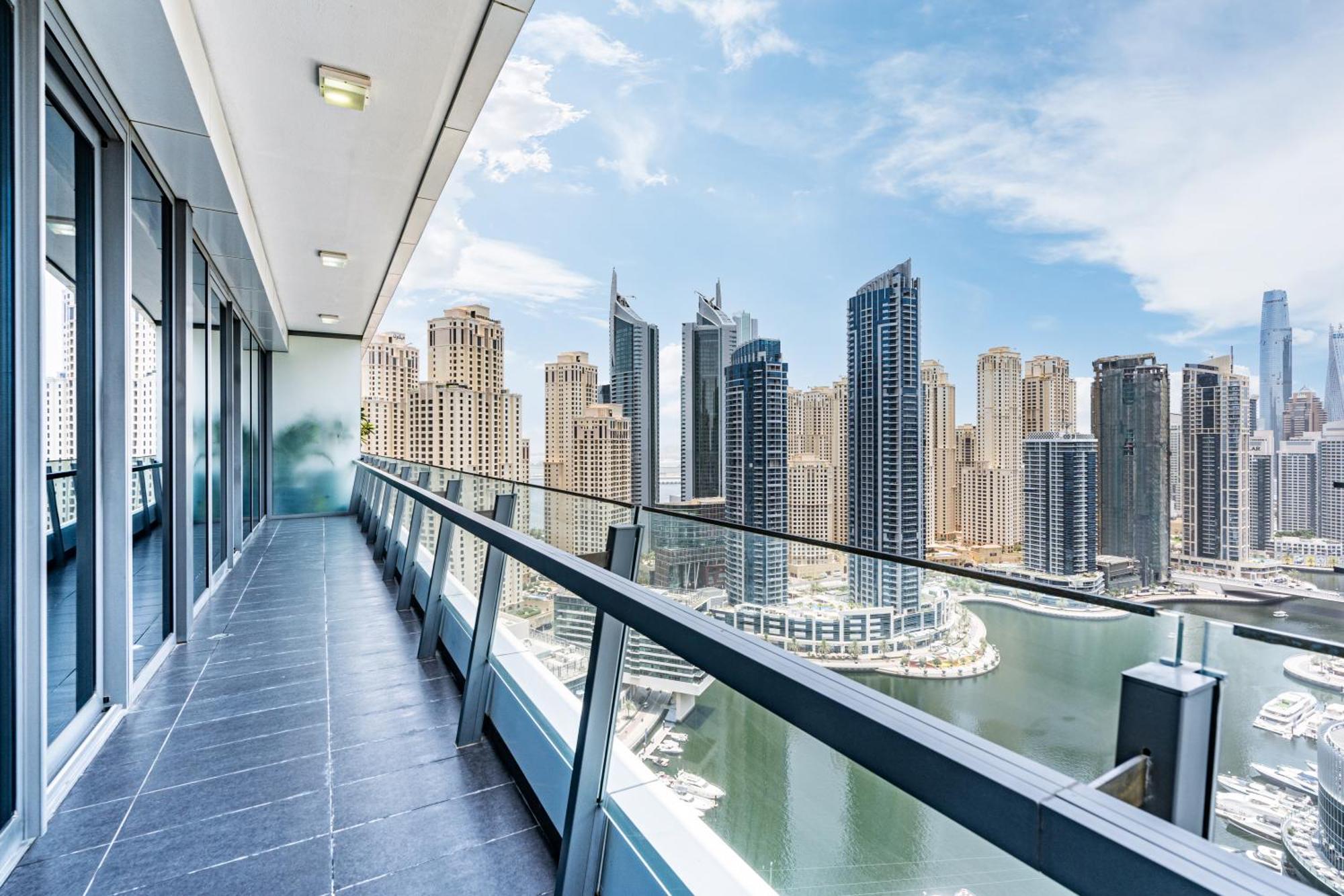 Gorgeous With Full Marina & Skyline View Apartamento