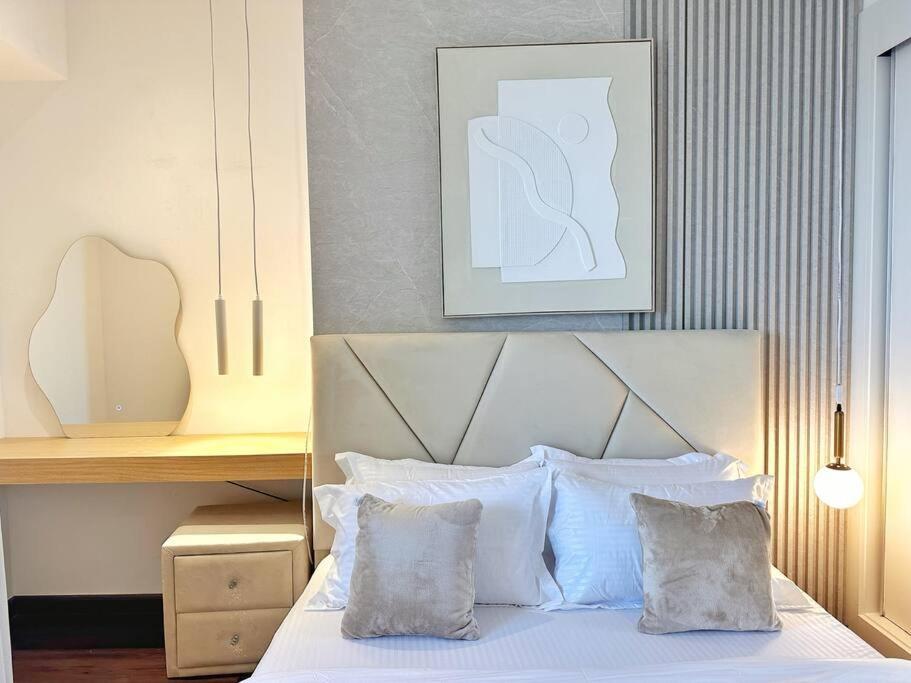 Skyview Haven 2br & Ocean Breeze *