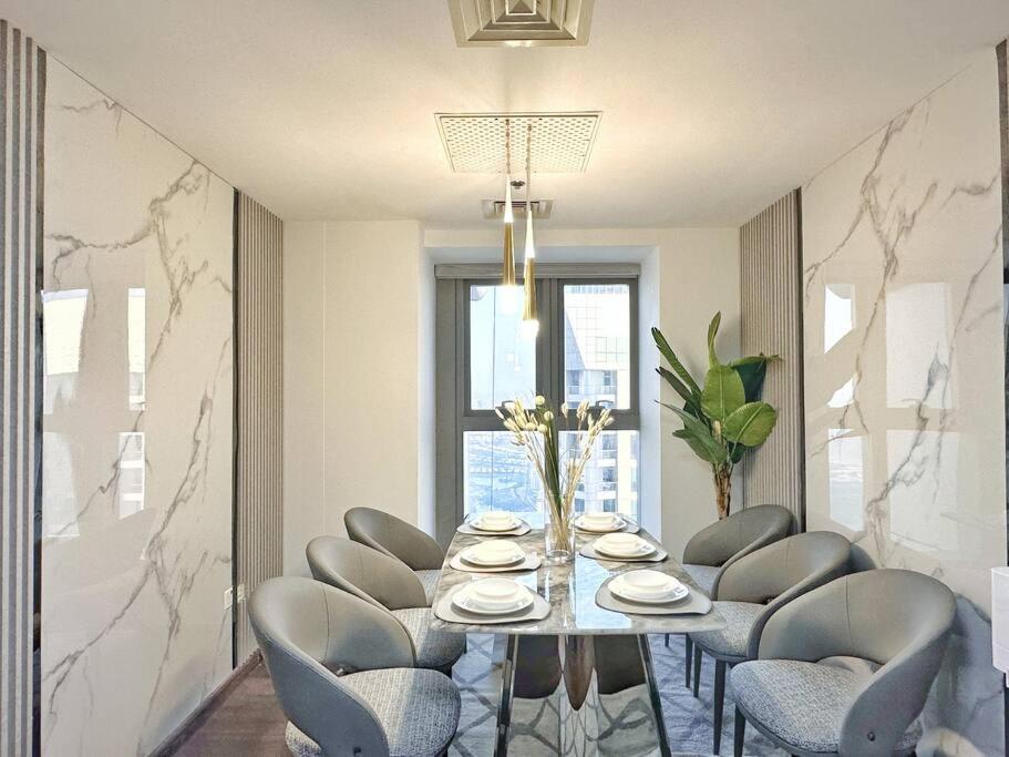 Skyview Haven 2br & Ocean Breeze Apartment Dubai