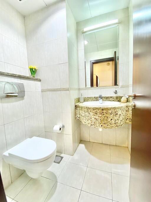 Skyview Haven 2br & Ocean Breeze * Dubai
