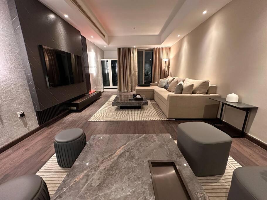 Skyview Haven 2br & Ocean Breeze Apartment Dubai