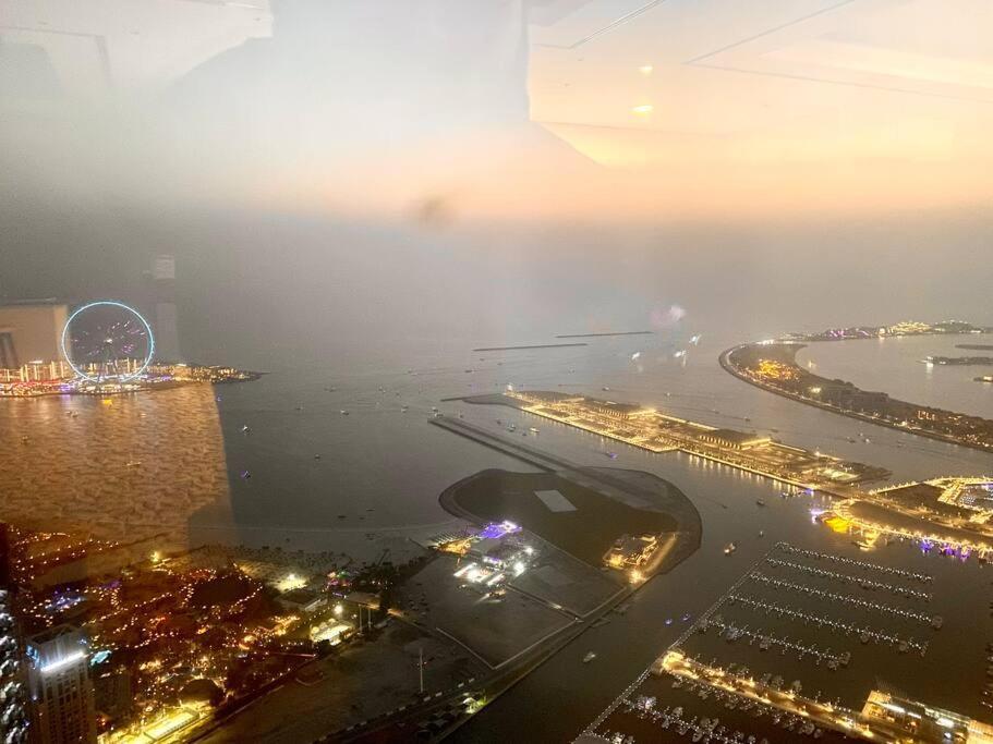 Skyview Haven 2br & Ocean Breeze Apartment Dubai