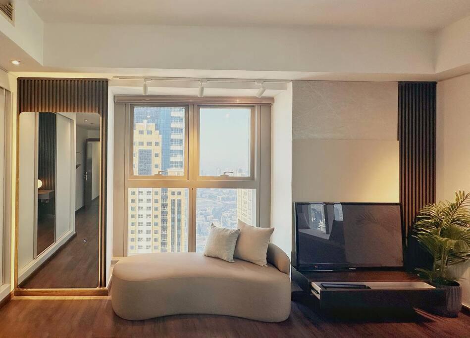 Skyview Haven 2br & Ocean Breeze *