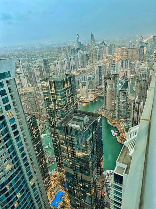 Skyview Haven 2br & Ocean Breeze Dubai