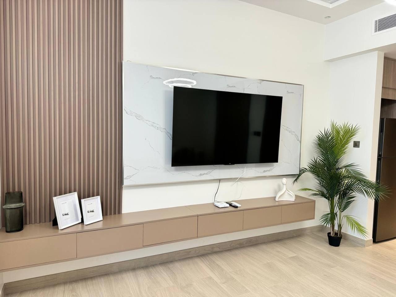 Comfortable 1 Bed At Me Do Re, Cluster L Dubai