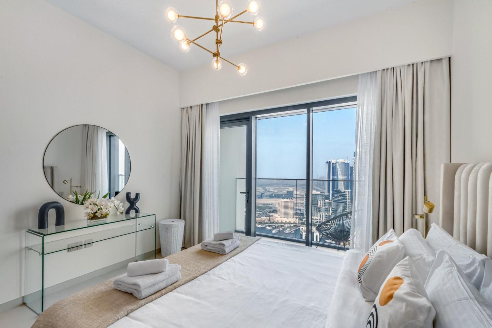 Exclusive 2 & 4 Bedroom Apt With Burj Khalifa - Fountain And City Views By Meerak *