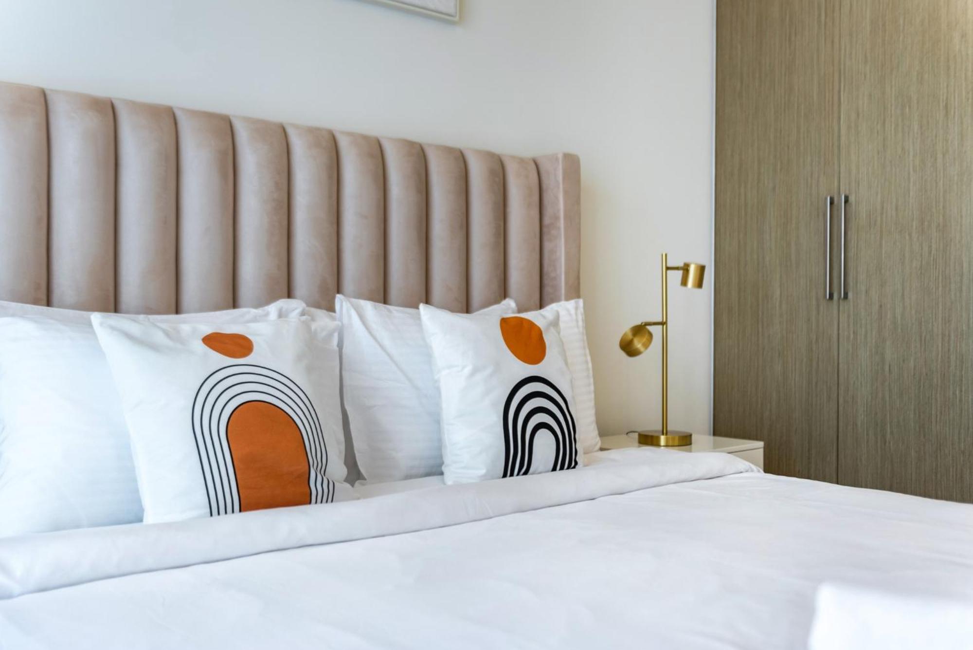 Exclusive 2 & 4 Bedroom Apt With Burj Khalifa - Fountain And City Views By Meerak Apartment *