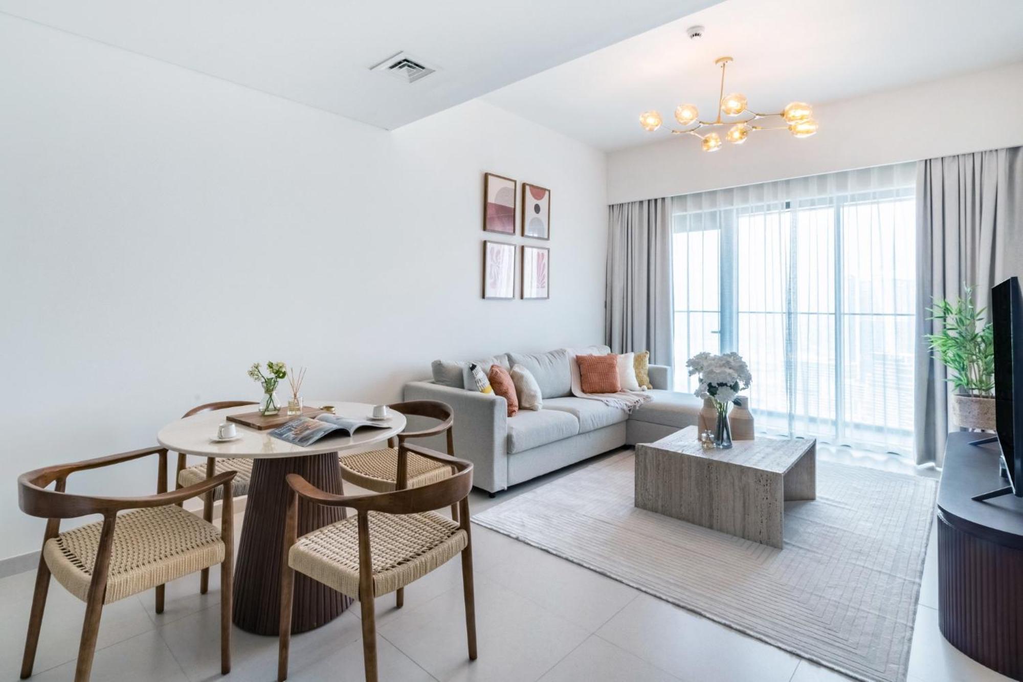 Exclusive 2 & 4 Bedroom Apt With Burj Khalifa - Fountain And City Views By Meerak Apartment Dubai