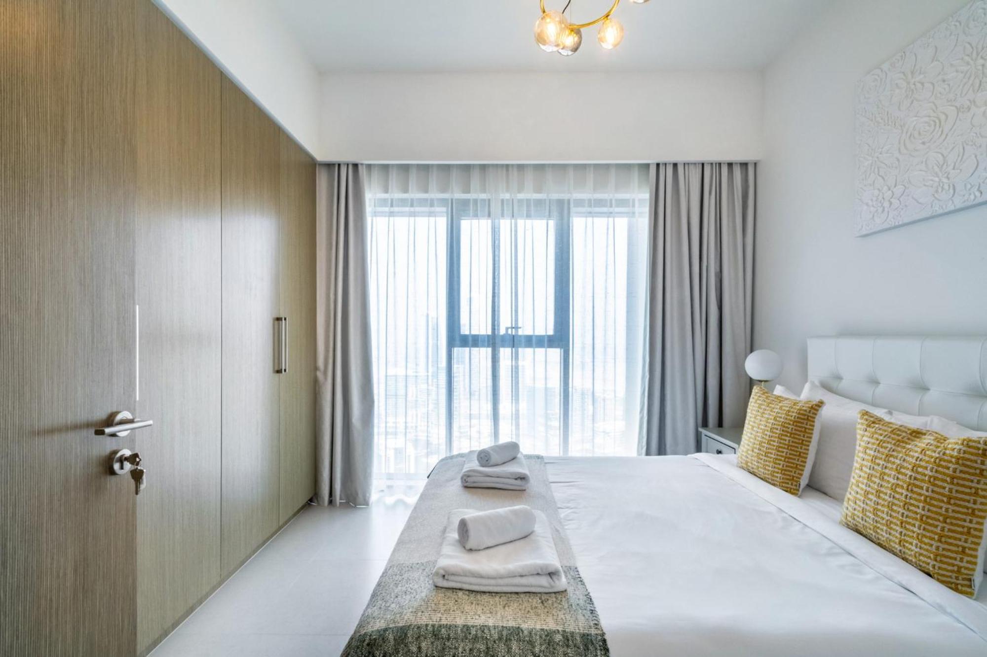 Exclusive 2 & 4 Bedroom Apt With Burj Khalifa - Fountain And City Views By Meerak *