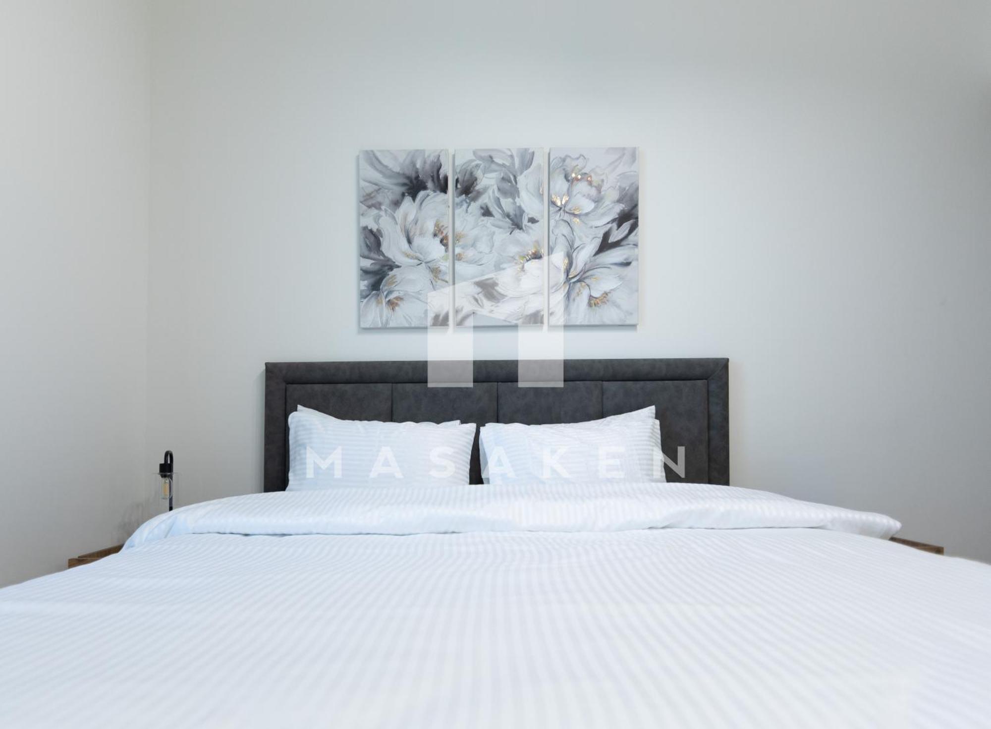 Spacious 1 Bedroom In Jvc W Balcony & Pool View Apartment *