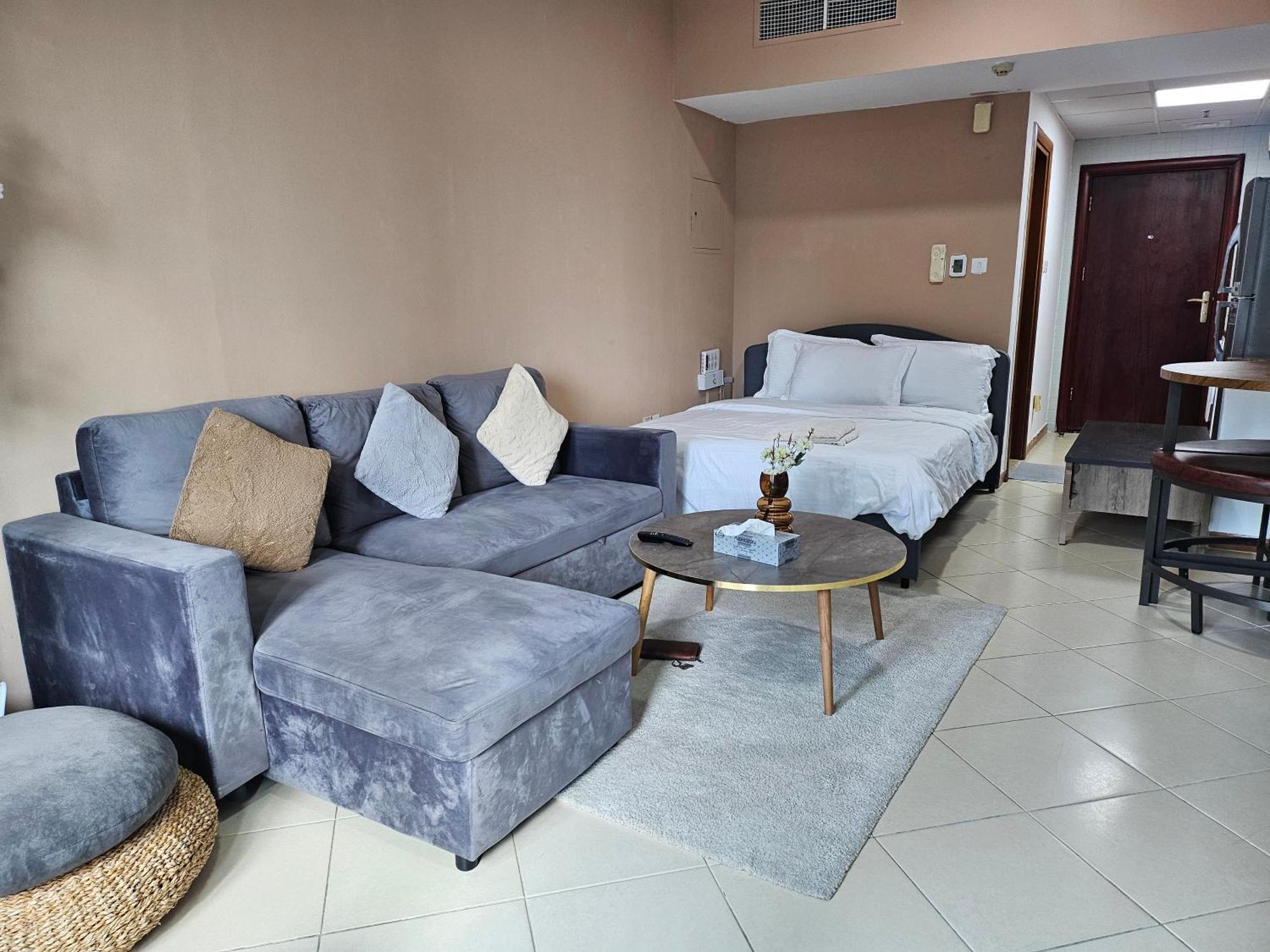 Stunning Apartment, Partial Sea View, Canal Marina View, 5 Min Walk To Jbr And Metro Daire Dubai