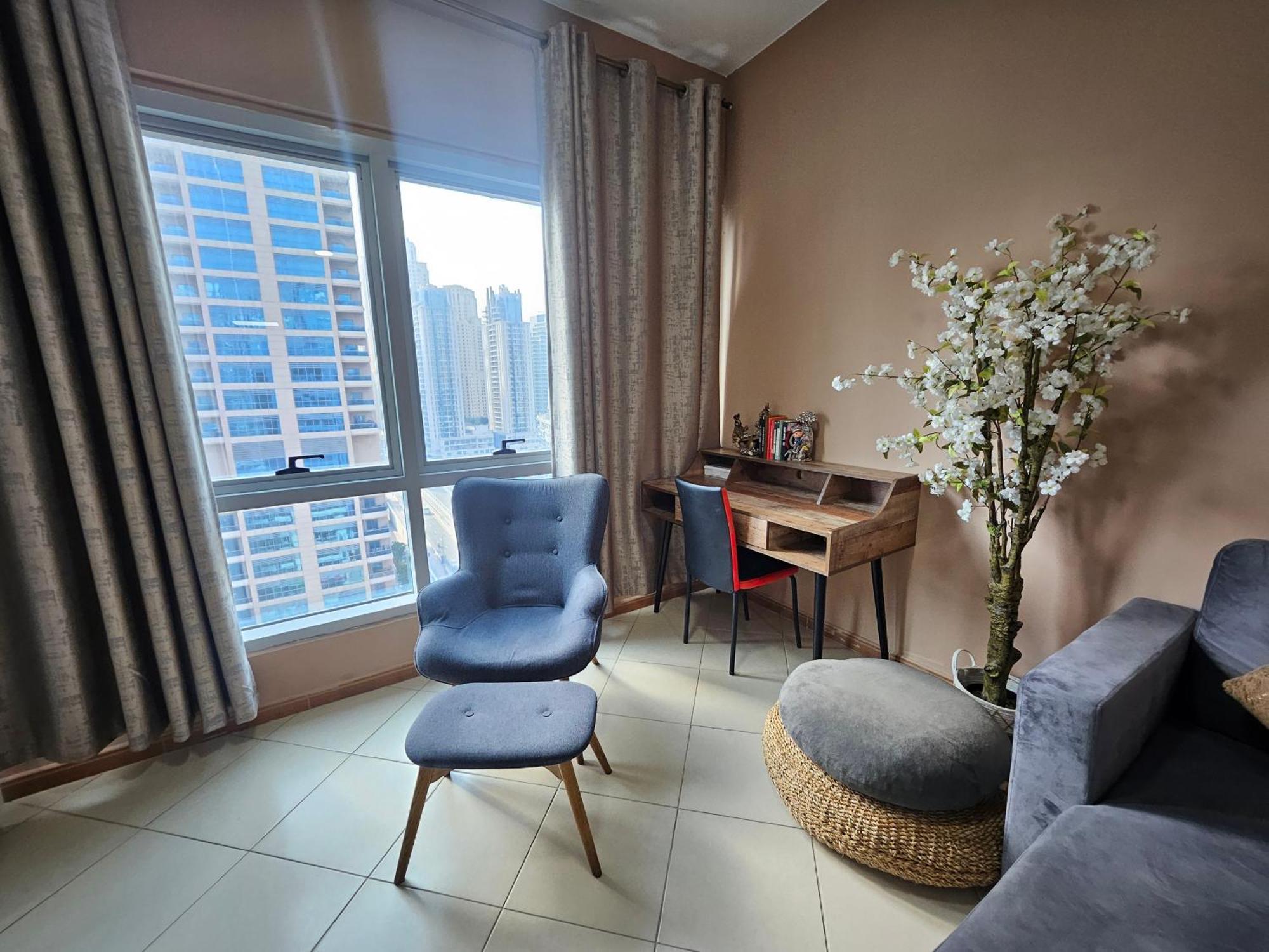 Daire Stunning Apartment, Partial Sea View, Canal Marina View, 5 Min Walk To Jbr And Metro