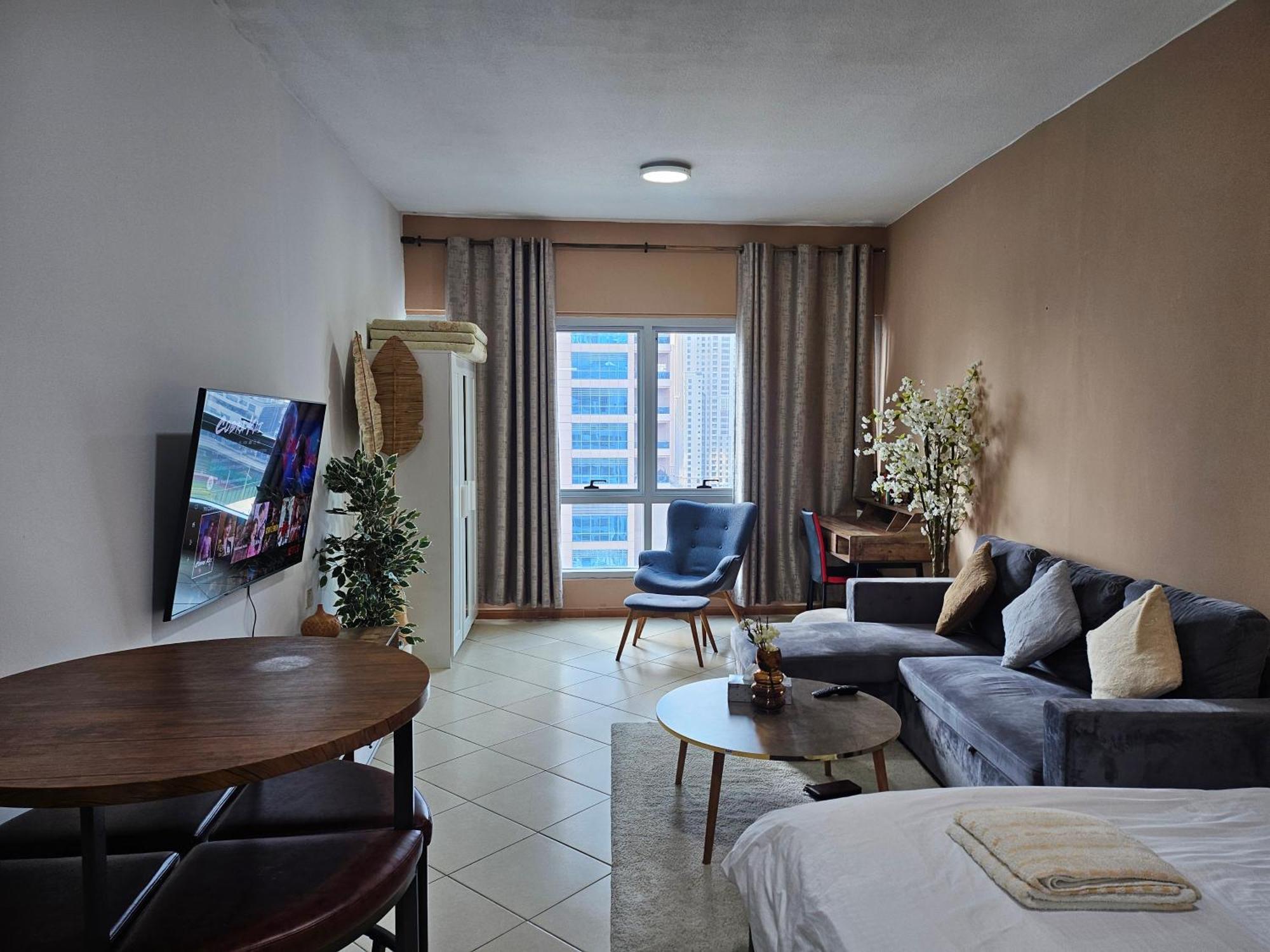 Stunning Apartment, Partial Sea View, Canal Marina View, 5 Min Walk To Jbr And Metro Daire Dubai