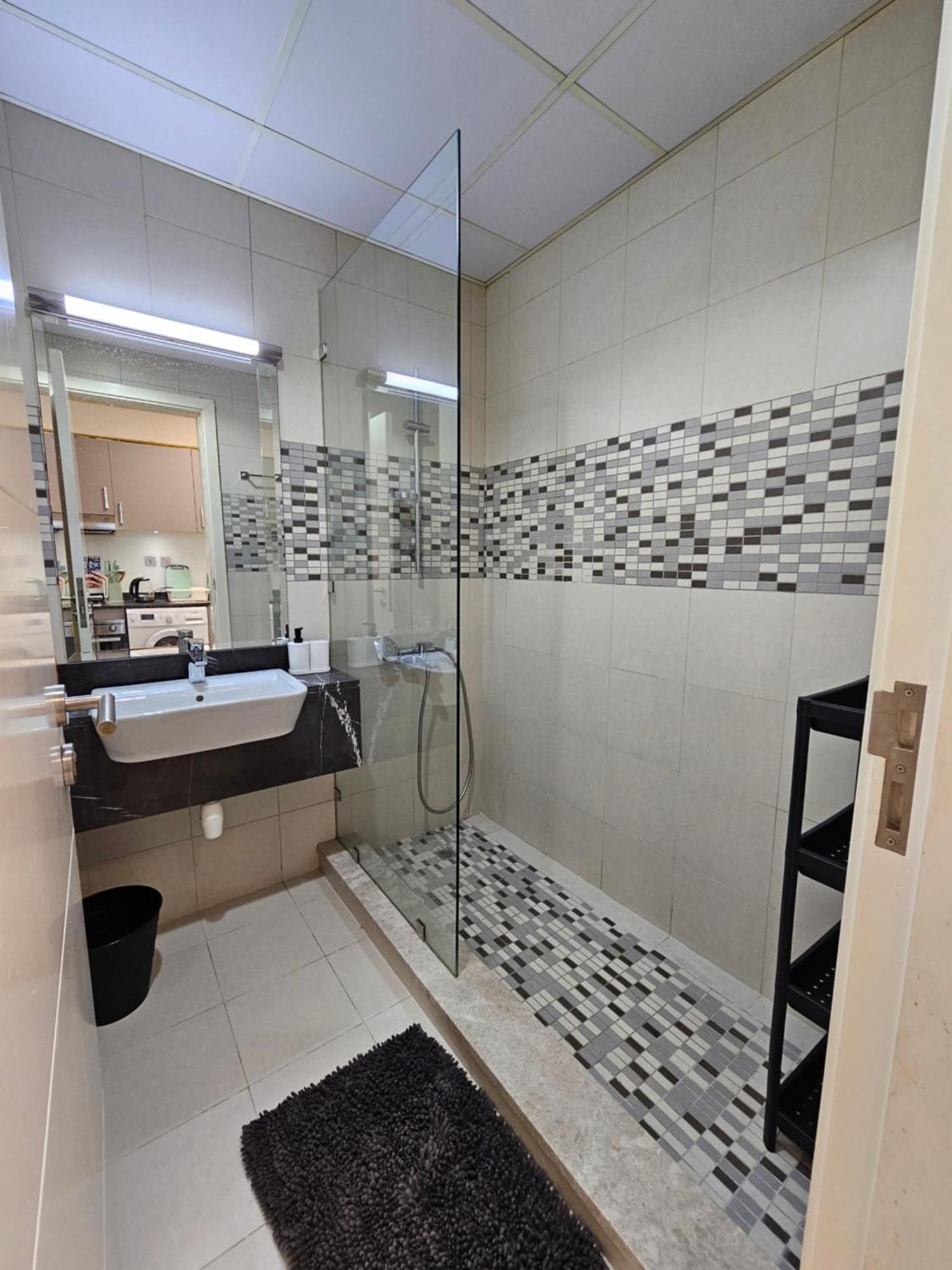 Apartment Cozy Al Furjan