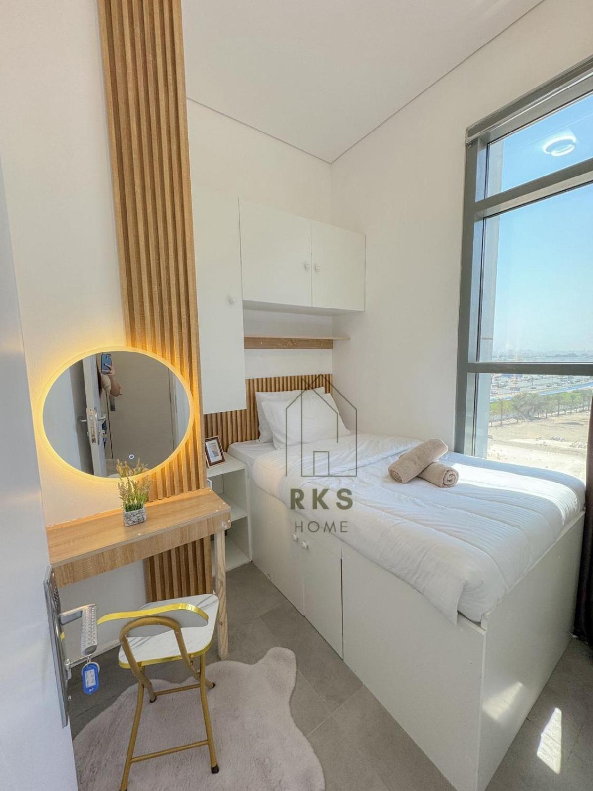 Shared Near Downtown Business Bay Homestay *