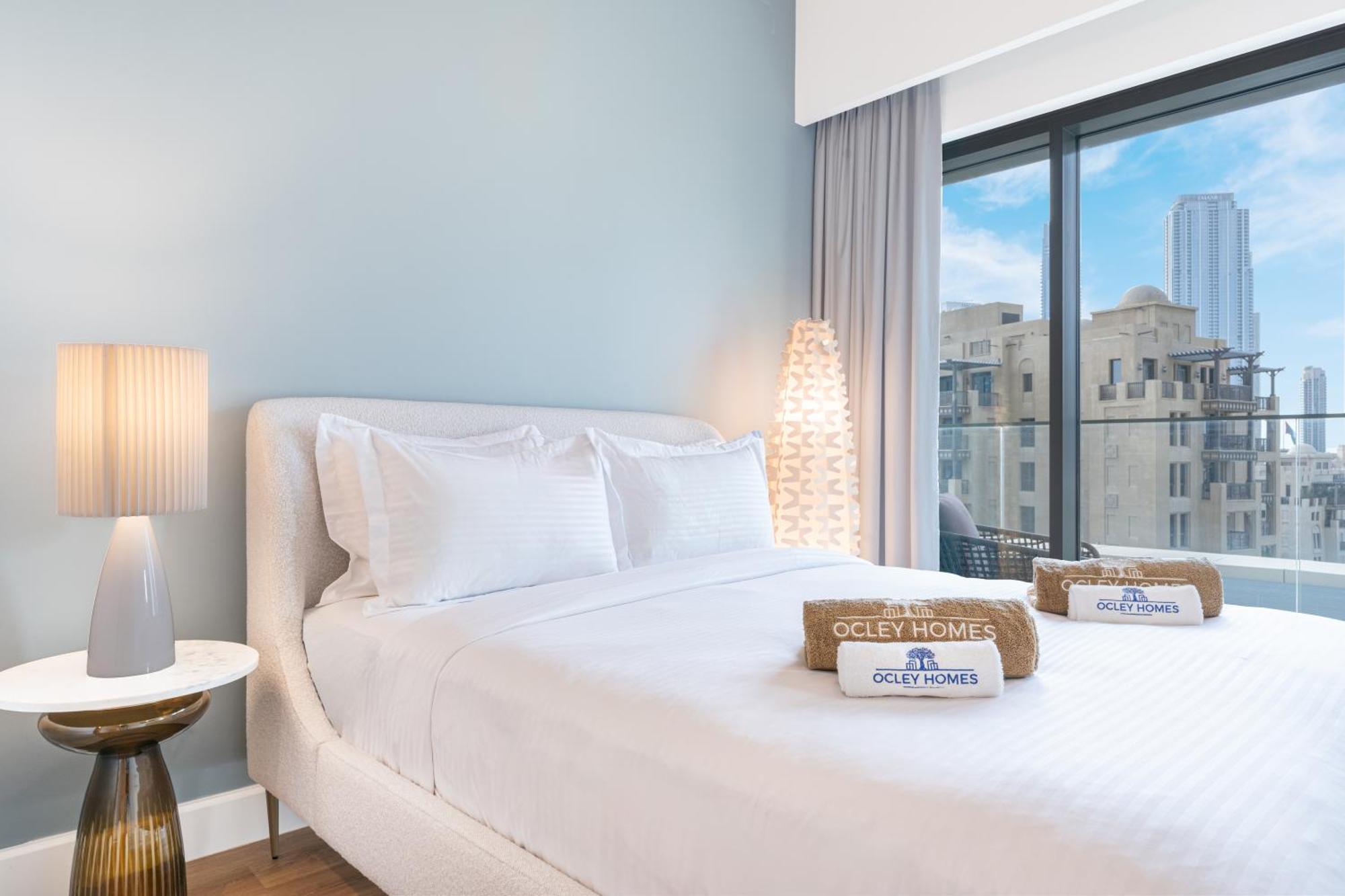 Stunning Renovated With Full Burj Khalifa View Apartment Dubai