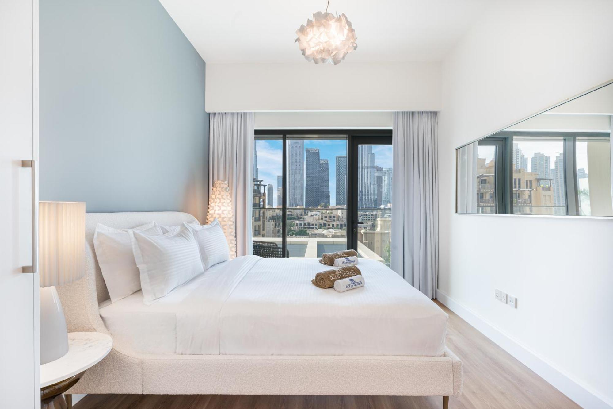 Stunning Renovated With Full Burj Khalifa View Apartment Dubai