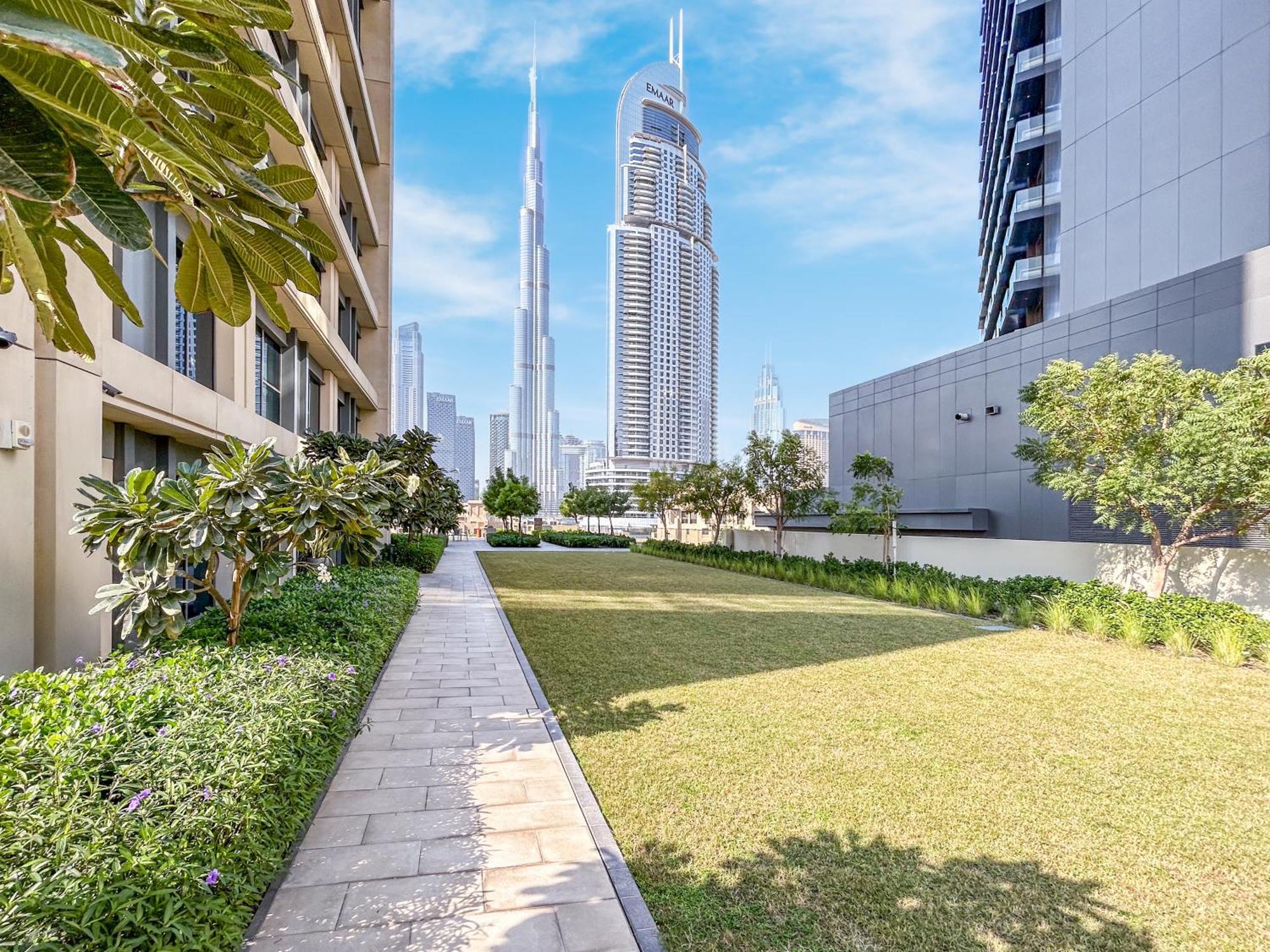 Apartment Stunning Renovated With Full Burj Khalifa View Dubai