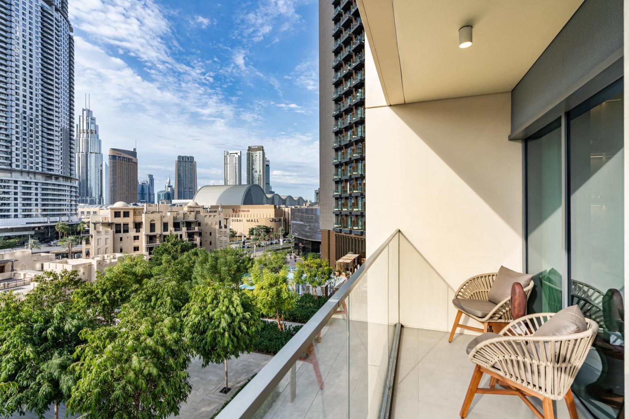 Stunning Renovated With Full Burj Khalifa View *