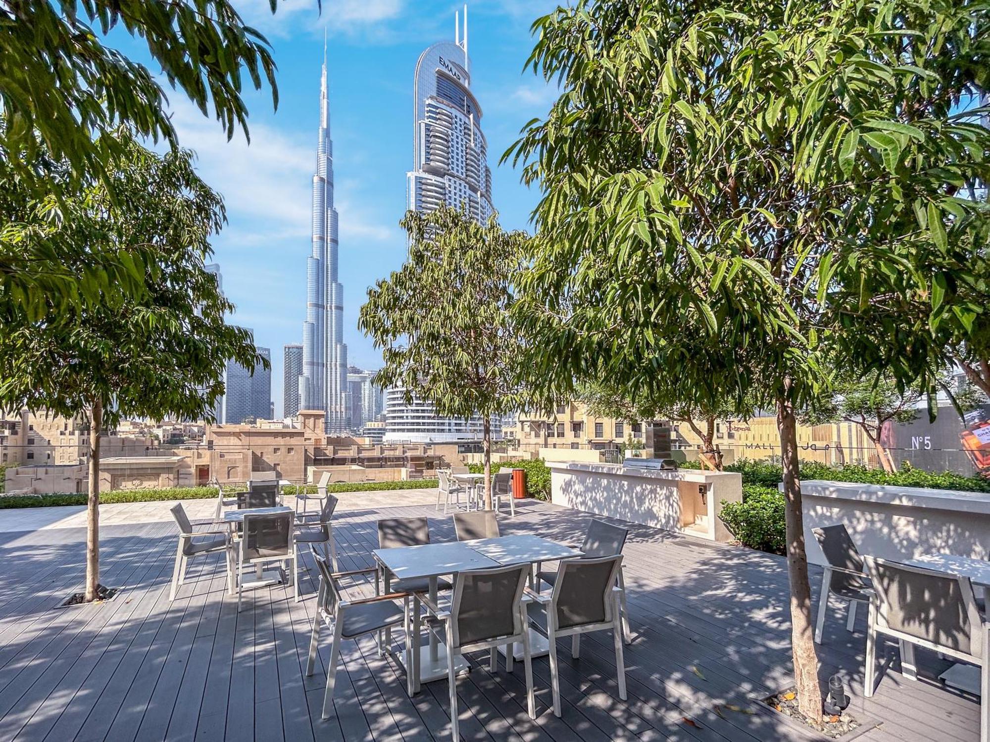 Stunning Renovated With Full Burj Khalifa View Apartment Dubai