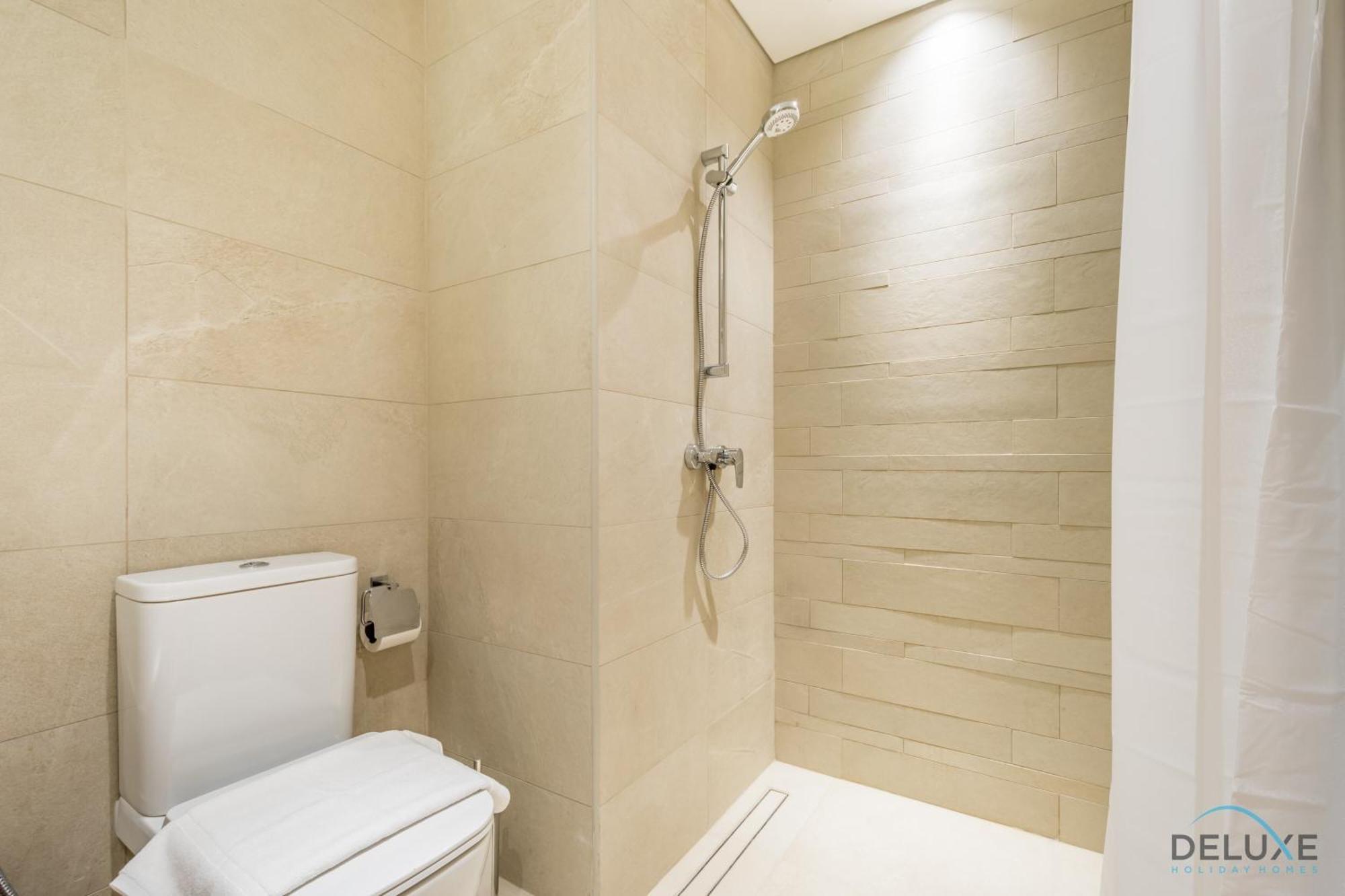 Apartment Stunning 1br In Azizi Riviera 42, Al Merkadh By Deluxe Homes