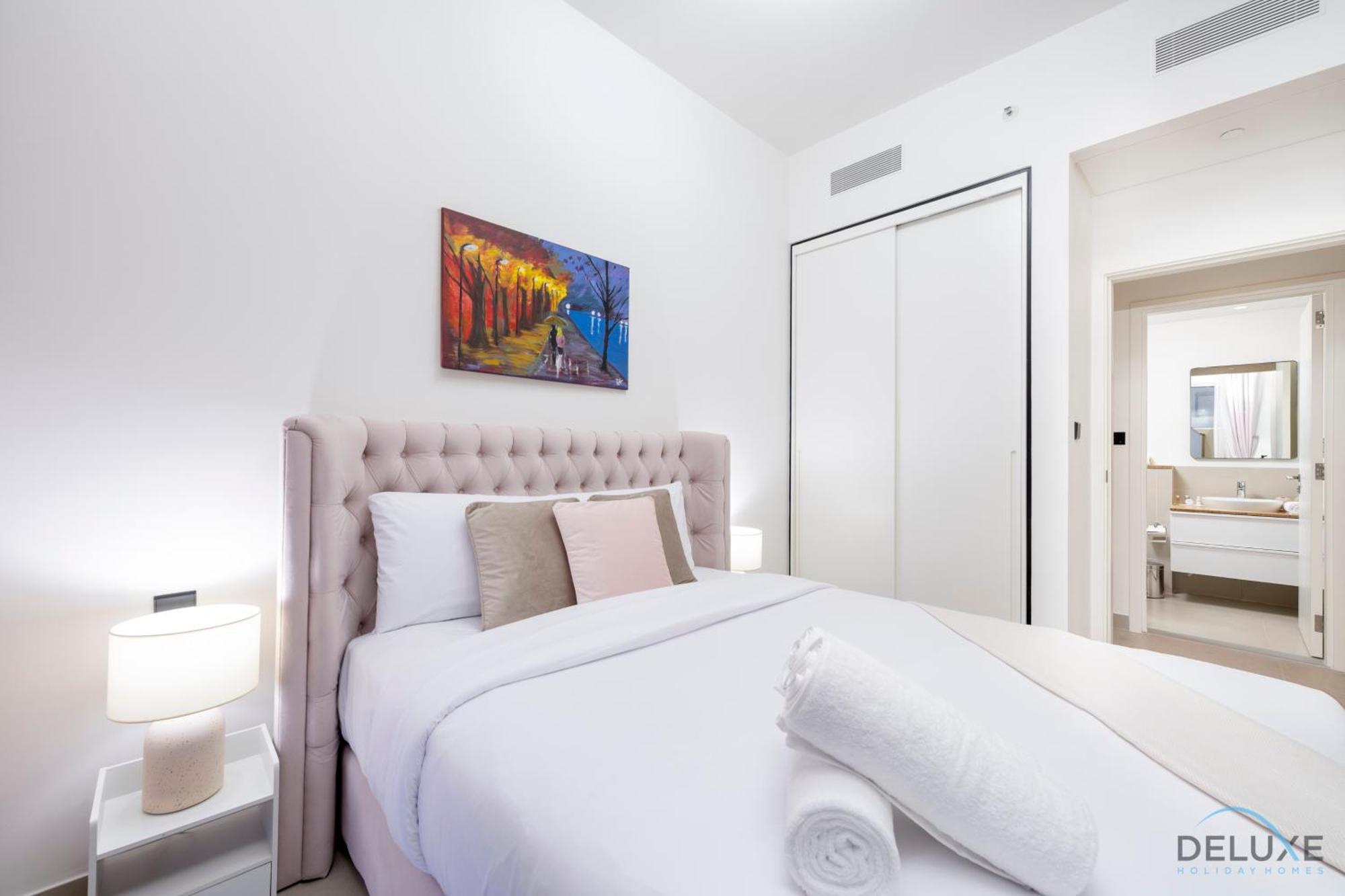Chic 1br At Collective 2 Tower A Hills By Deluxe Homes Apartment *