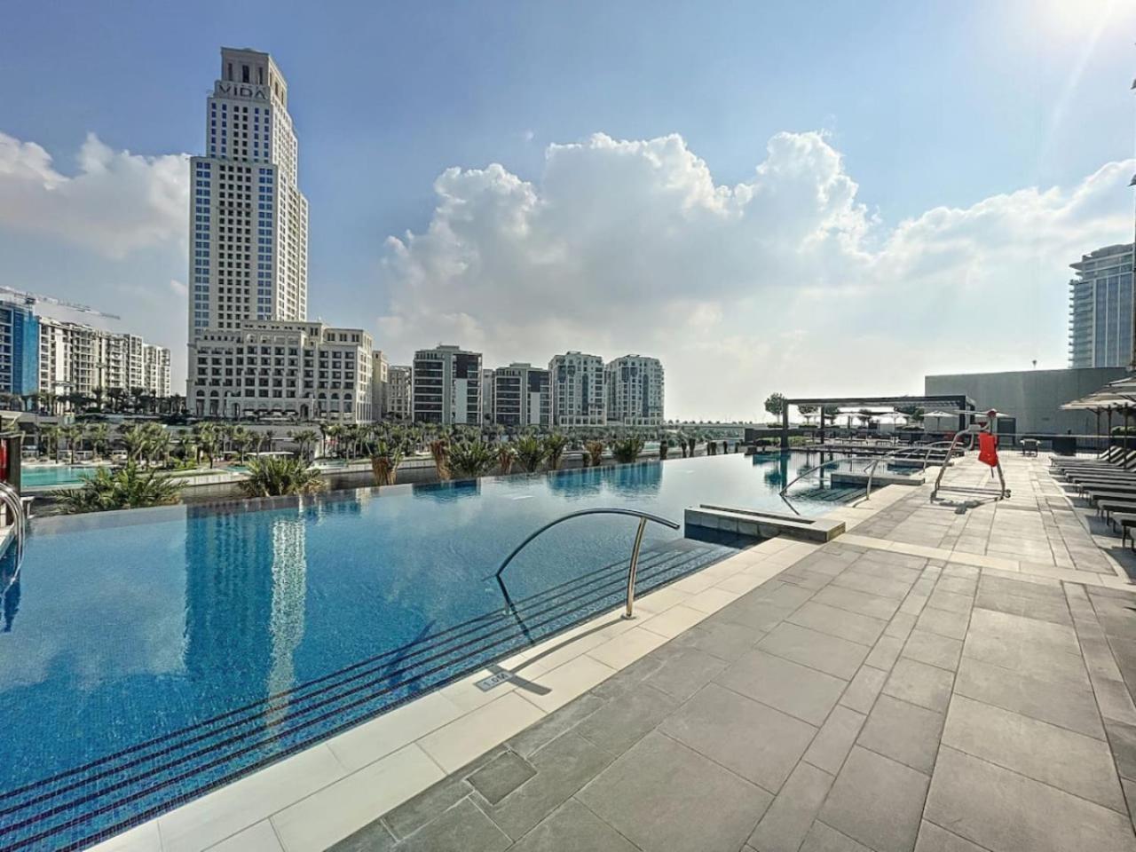 Palace Residences - Chic Two Bed With Creek Views Apartment