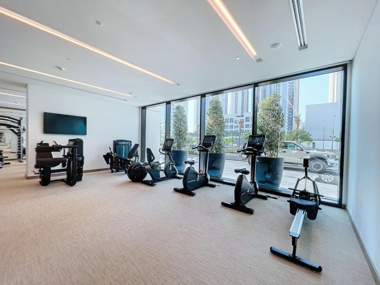 Palace Residences - Chic Two Bed With Creek Views Apartment *