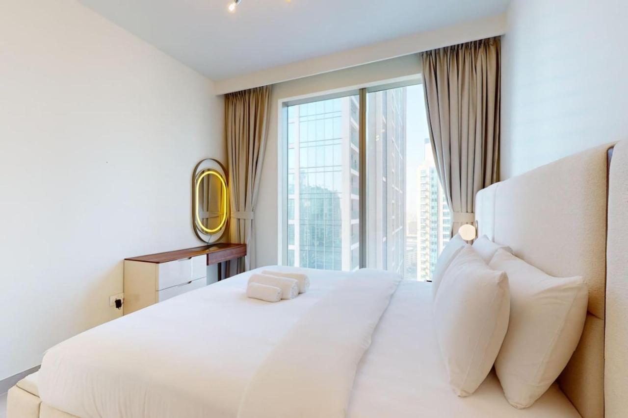 Apartment Tower 2 - Warm Two Bedroom Dubai