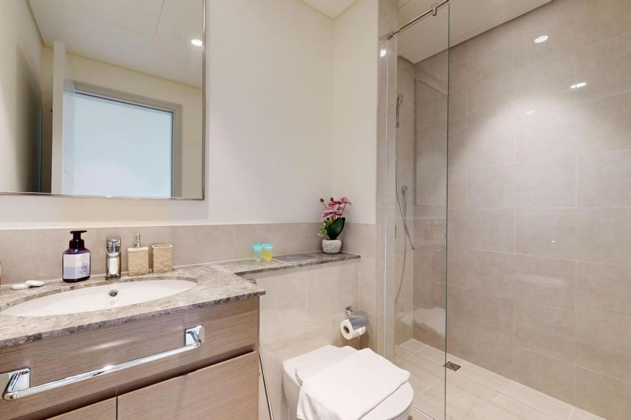 Apartment Tower 2 - Warm Two Bedroom Dubai