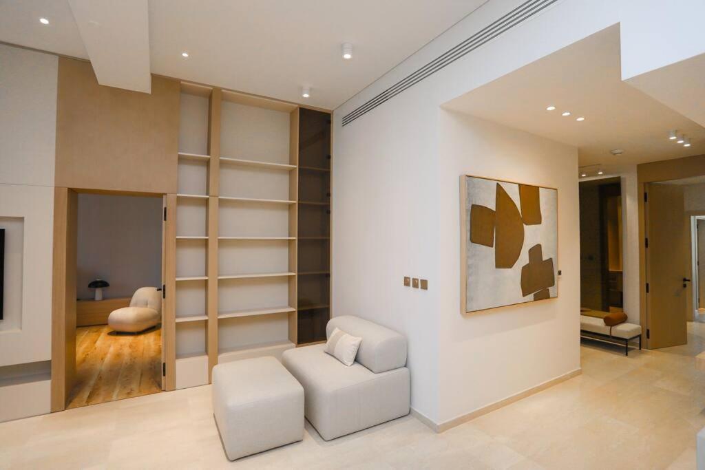 Penthouse West * Dubai