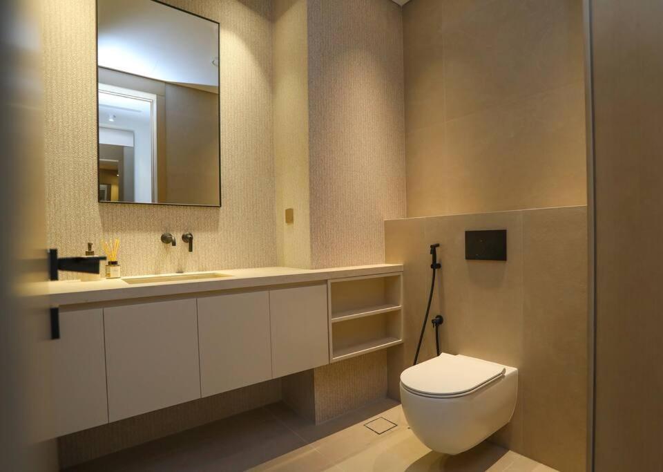 Penthouse West Apartment
