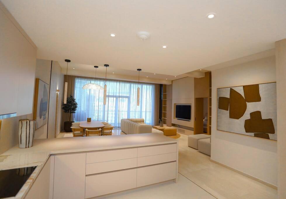 Penthouse West Apartment