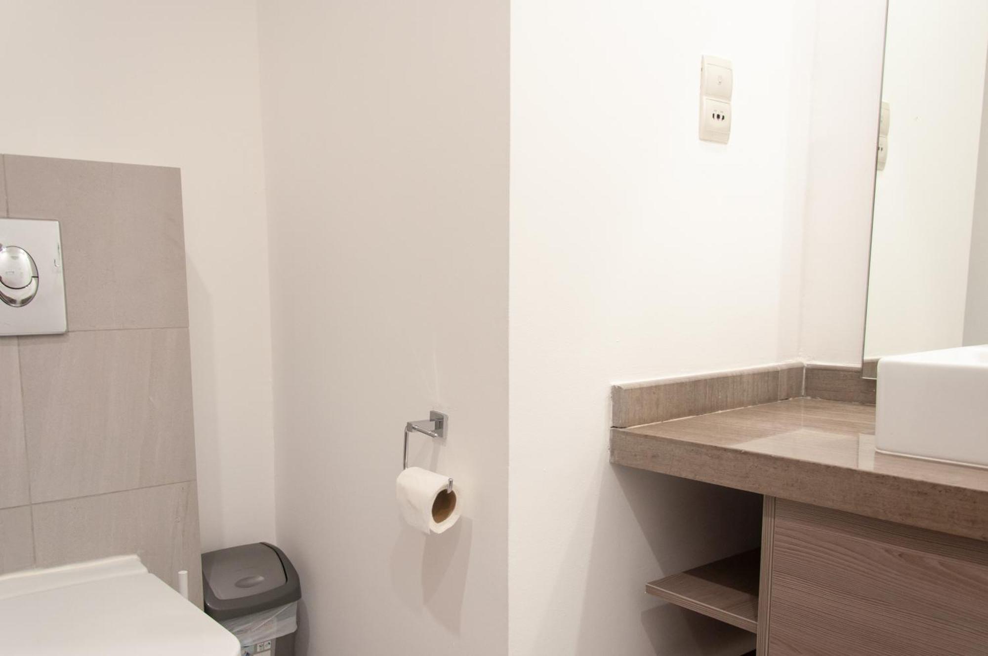 Apartment Sophisticated 2 Bedroom With Lush Interiors In Jvc *