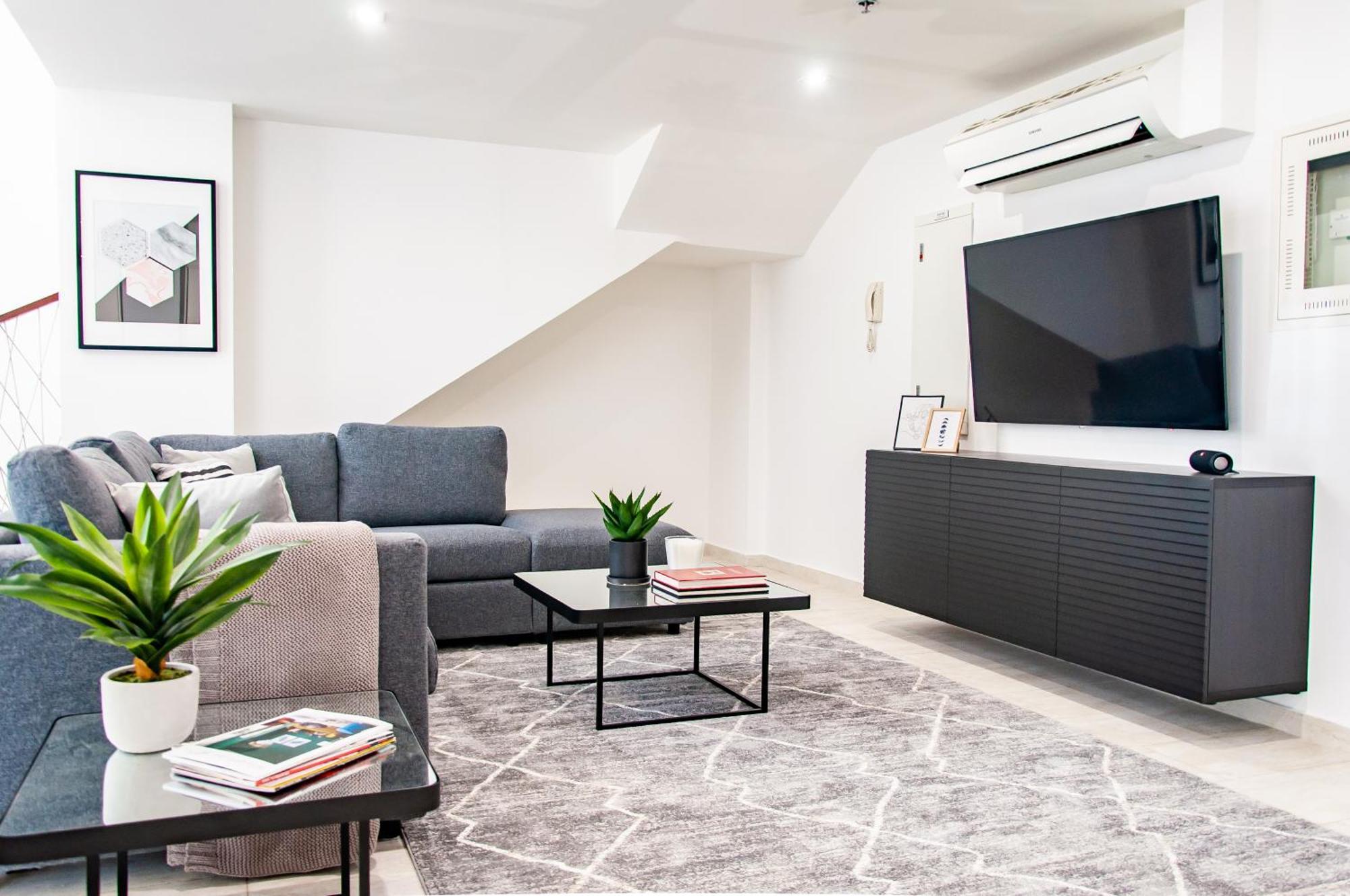 Apartment Sophisticated 2 Bedroom With Lush Interiors In Jvc Dubai
