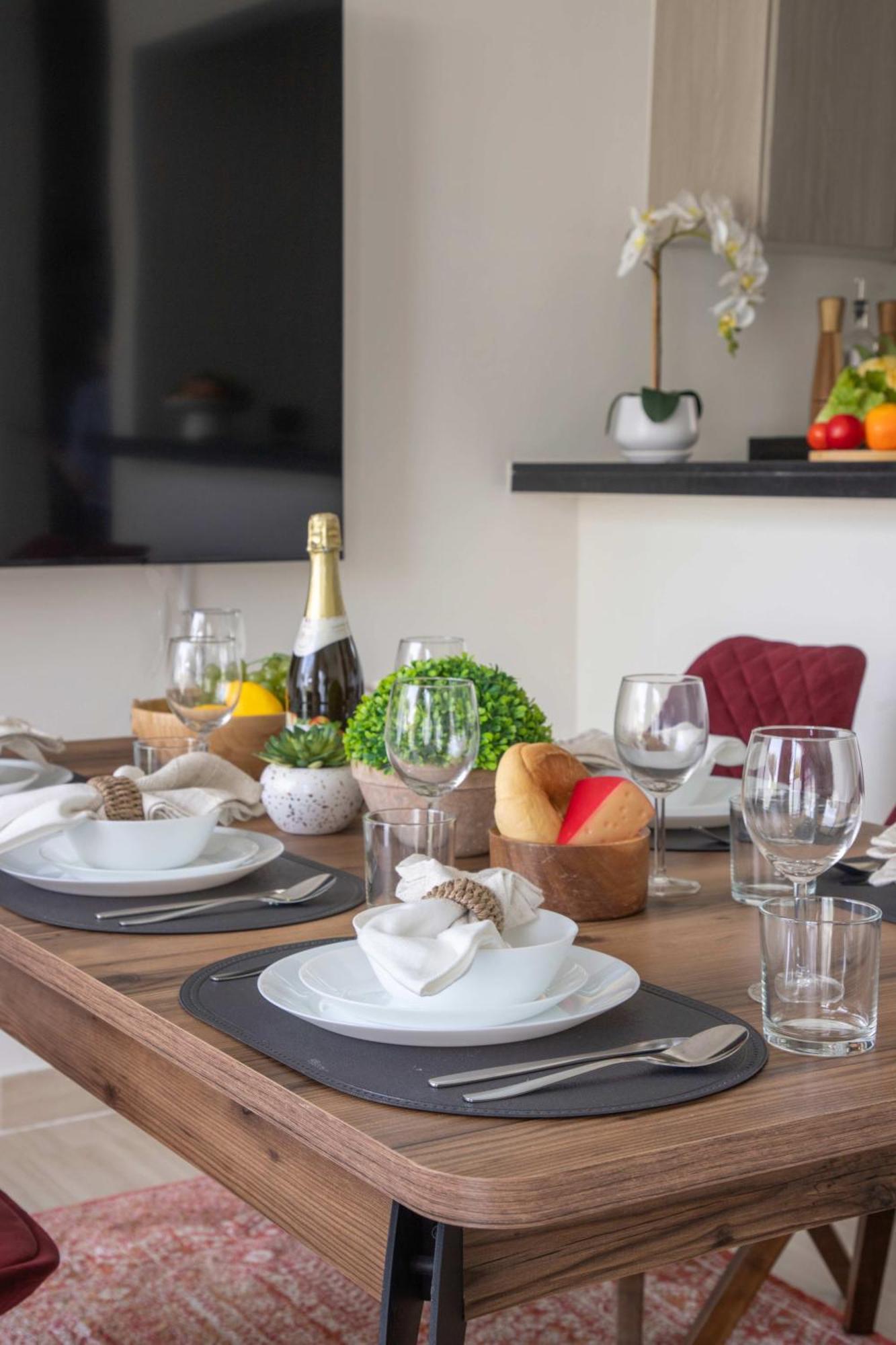 Villa Frank Porter - Damac Hills Richmond