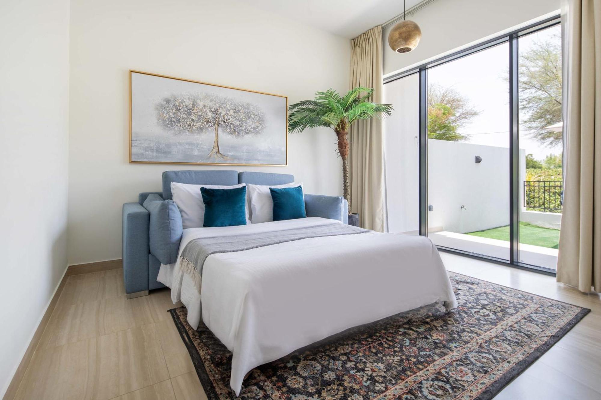 Frank Porter - Damac Hills Richmond Villa *