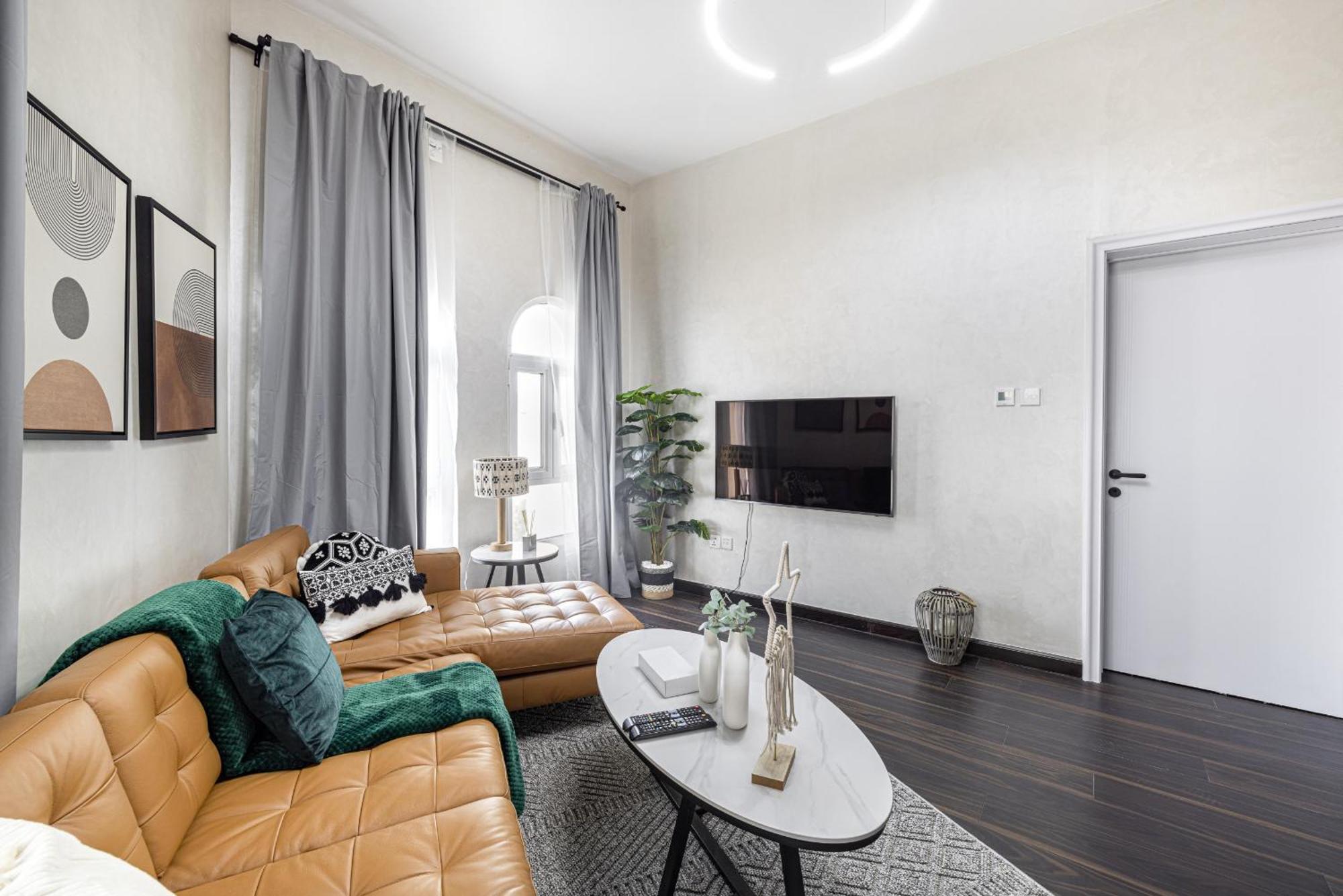Cozy And Spacious Apartment- 5min Walk To Metro *