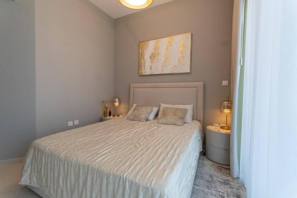 Convenient Location L Large Balcony L Great Pool * Dubai