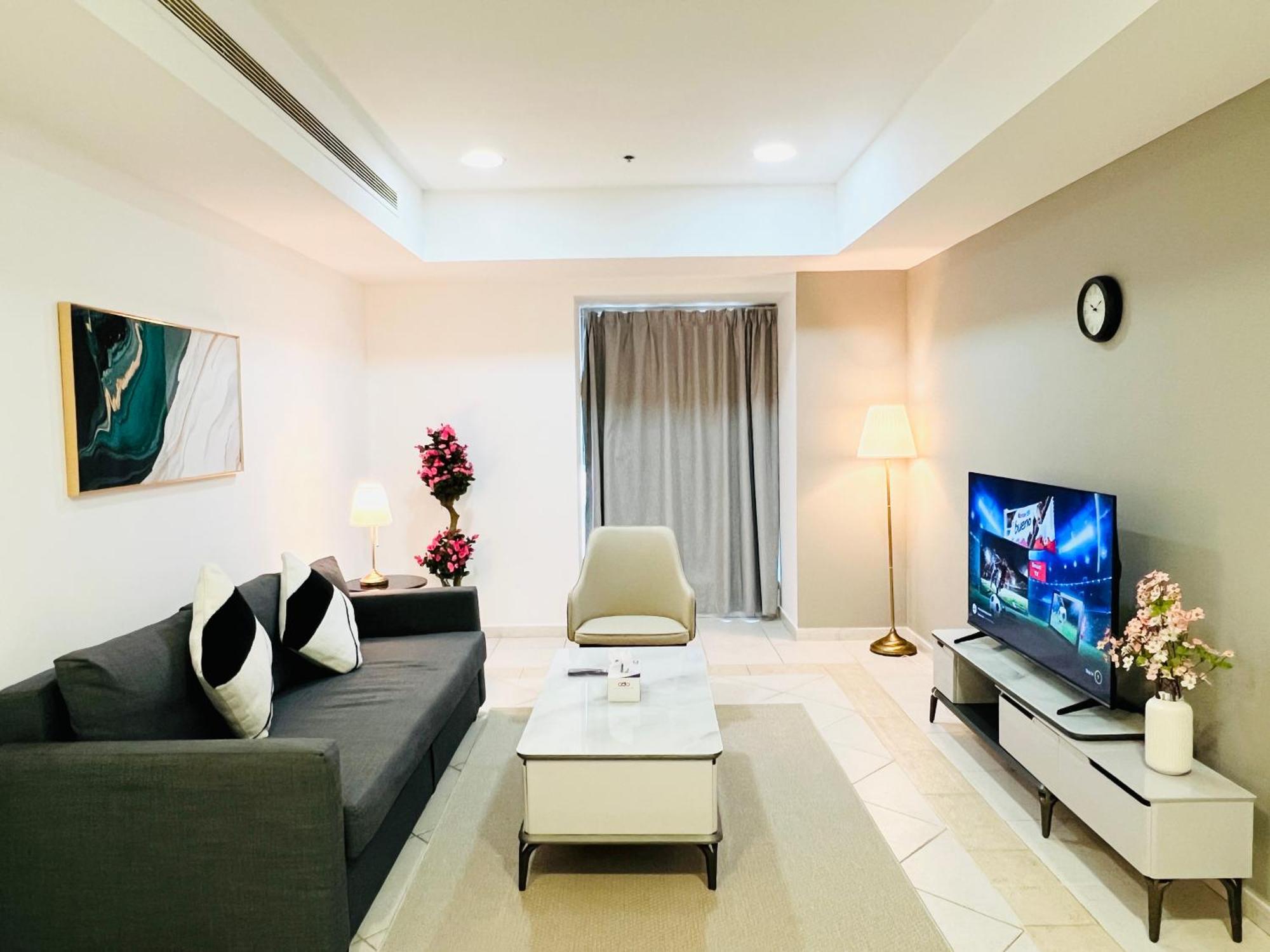 Sea View 1 Bedroom Flat, Luxury Amenities, Near & Club With Free Parking In Marina Apartment Dubai